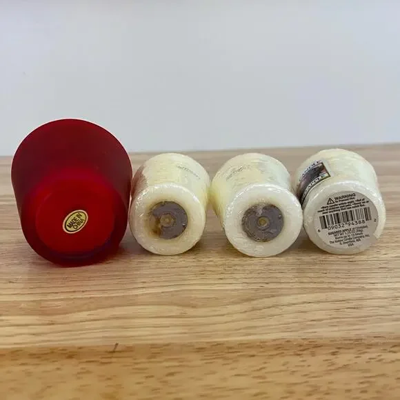 Yankee Candle Small Sugared Apple Candles and Holiday Themed Candle Holder - Picture 4 of 6